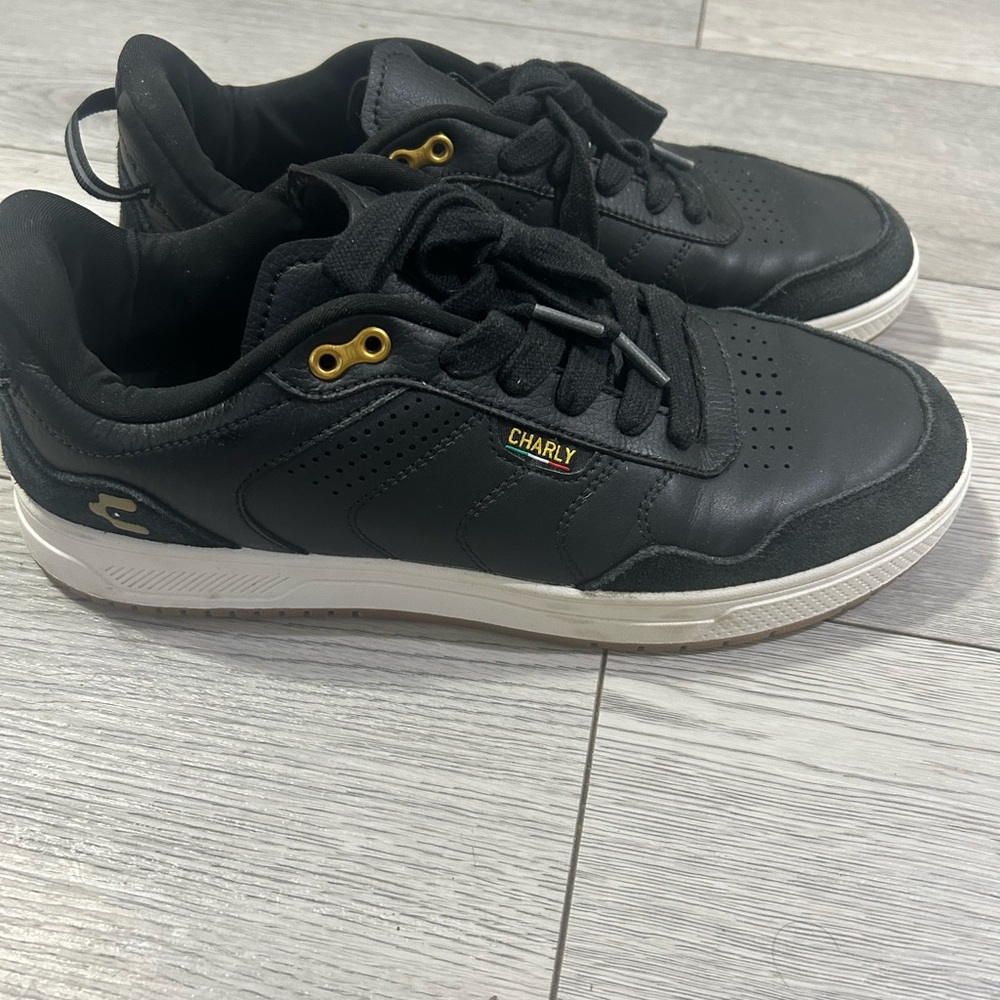 Charly Men's Black Low-Top Sneakers